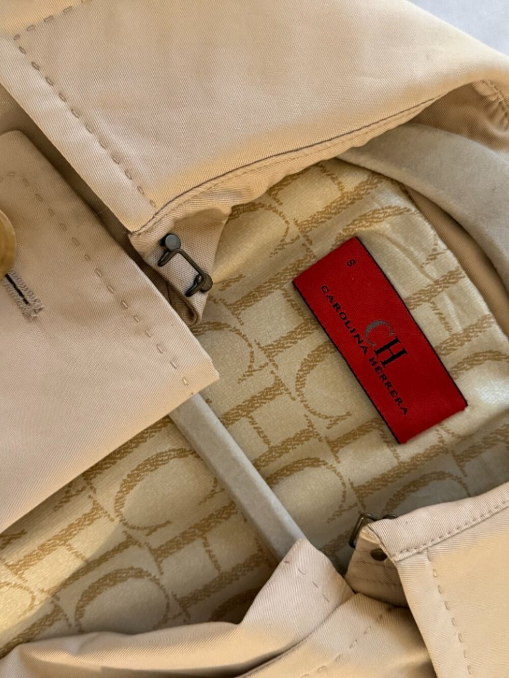 Carolina Herrera Women’s Trench Coat – Size S - Picture 2 of 5